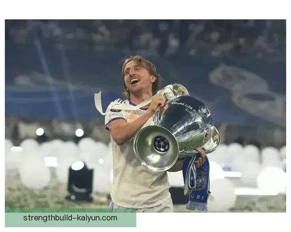 卡马文加与莫德里奇的表现稳健，成为皇马中场的新鲜力量