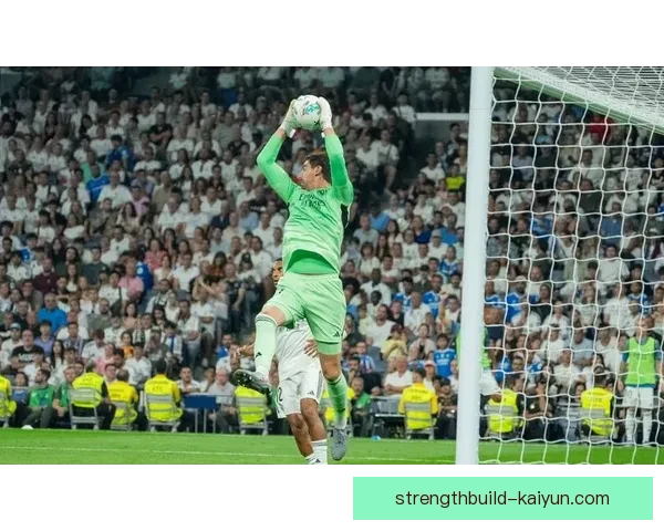 库尔图瓦在2023赛季展现稳定表现，争夺世界最佳门将荣誉